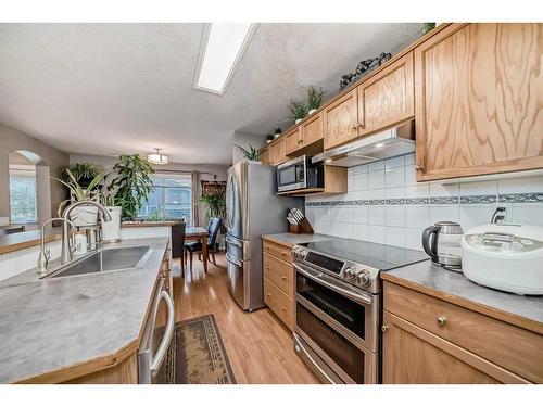 49 Saddlecrest Close Ne, Calgary, AB - Indoor Photo Showing Kitchen