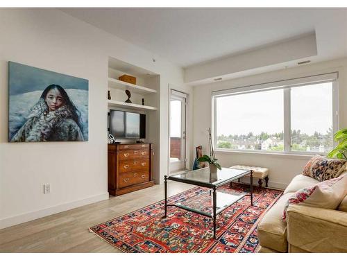 406-3450 19 Street Sw, Calgary, AB - Indoor Photo Showing Living Room