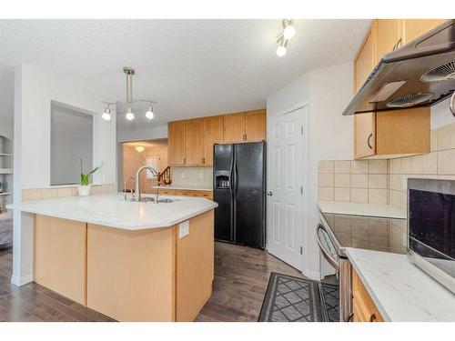 316 Morningside Crescent Sw, Airdrie, AB - Indoor Photo Showing Kitchen