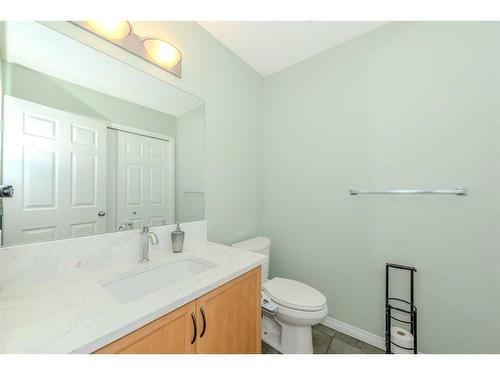 316 Morningside Crescent Sw, Airdrie, AB - Indoor Photo Showing Bathroom