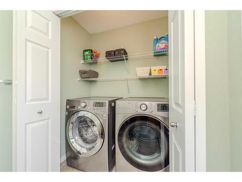 316 Morningside Crescent Sw, Airdrie, AB - Indoor Photo Showing Laundry Room