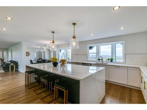 262150 Horse Creek Road, Rural Rocky View County, AB - Indoor Photo Showing Kitchen With Upgraded Kitchen