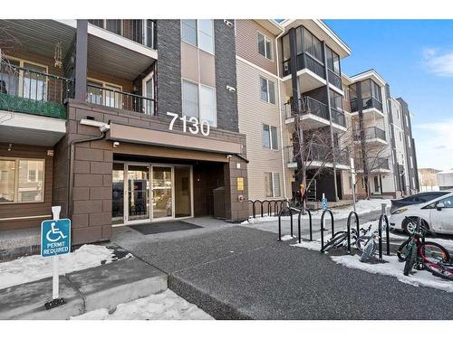 404-7130 80 Avenue Ne, Calgary, AB - Outdoor With Balcony