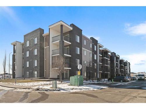 404-7130 80 Avenue Ne, Calgary, AB - Outdoor With Facade