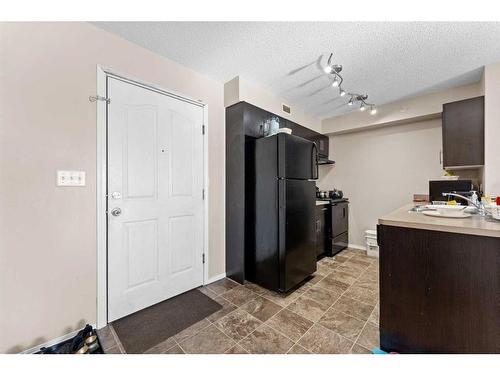 404-7130 80 Avenue Ne, Calgary, AB - Indoor