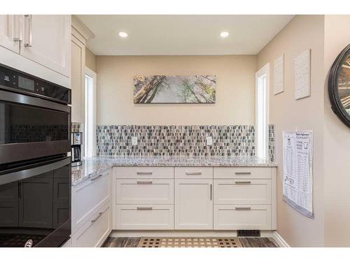 1112 High Country Drive Nw, High River, AB - Indoor Photo Showing Kitchen