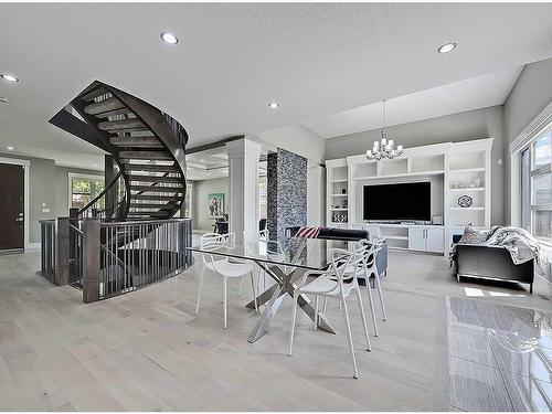 2515 3 Avenue Nw, Calgary, AB - Indoor Photo Showing Dining Room