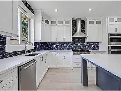 2515 3 Avenue Nw, Calgary, AB - Indoor Photo Showing Kitchen With Double Sink With Upgraded Kitchen