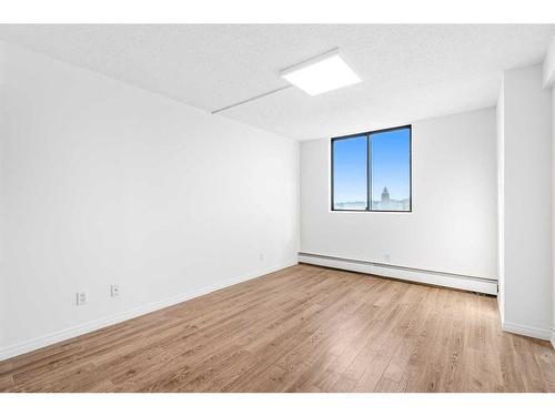 804-215 14 Avenue Sw, Calgary, AB - Indoor Photo Showing Other Room