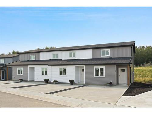 20 Valarosa Park, Didsbury, AB - Outdoor