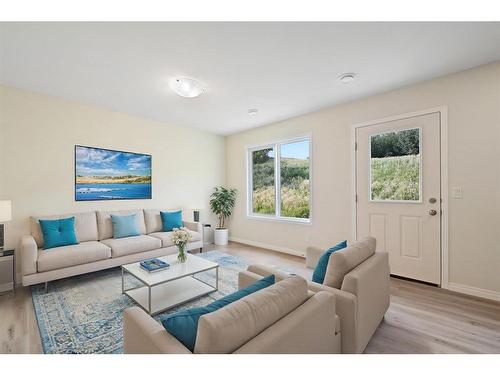 20 Valarosa Park, Didsbury, AB - Indoor Photo Showing Living Room