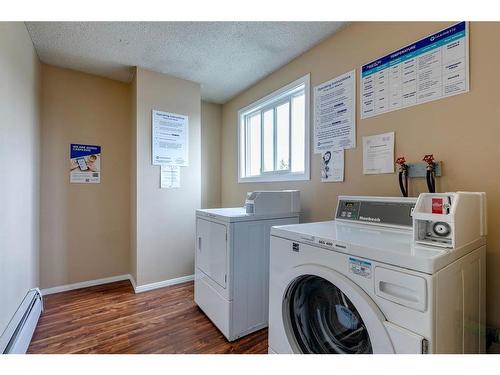 4-232 Sabrina Way Sw, Calgary, AB - Indoor Photo Showing Laundry Room