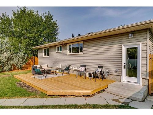 23 Hoover Place Sw, Calgary, AB - Outdoor