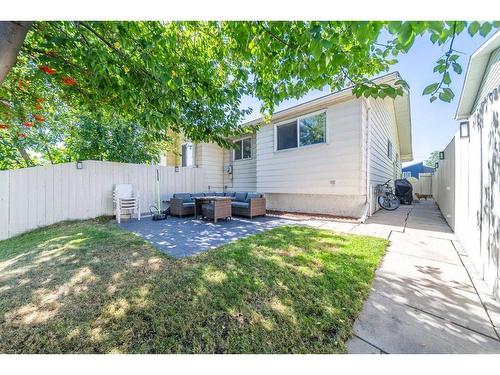 7846 20A Street Se, Calgary, AB - Outdoor With Exterior