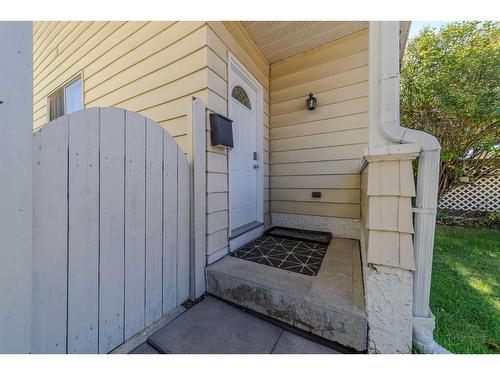 7846 20A Street Se, Calgary, AB - Outdoor With Exterior