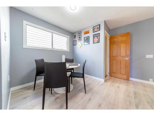 7846 20A Street Se, Calgary, AB - Indoor Photo Showing Dining Room