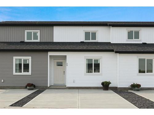 24 Valarosa Park, Didsbury, AB - Outdoor