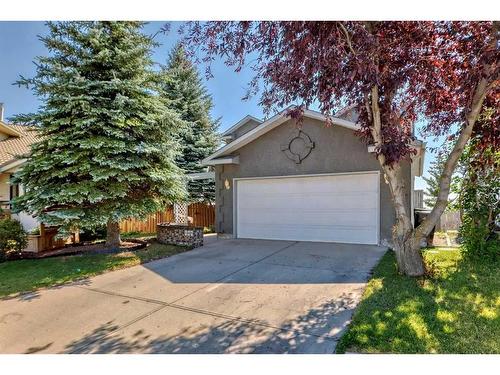 105 Hawkbury Close Nw, Calgary, AB - Outdoor