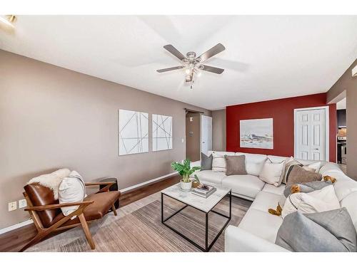 105 Hawkbury Close Nw, Calgary, AB - Indoor Photo Showing Living Room