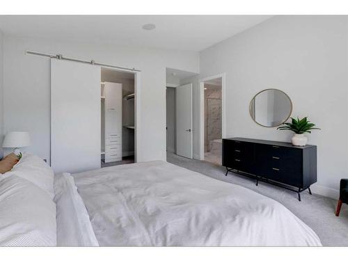 515 30 Avenue Nw, Calgary, AB - Indoor Photo Showing Bedroom