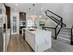 515 30 Avenue NW Calgary, AB T2M 2N7