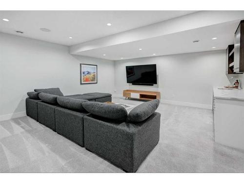 515 30 Avenue Nw, Calgary, AB - Indoor Photo Showing Living Room