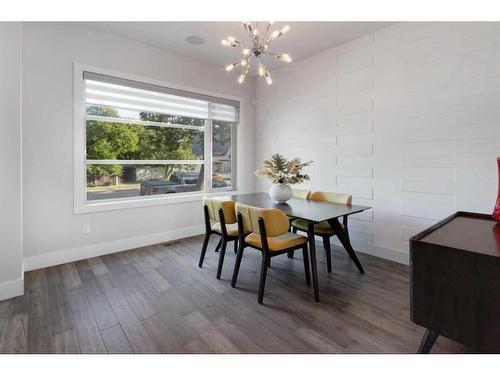 515 30 Avenue Nw, Calgary, AB - Indoor Photo Showing Dining Room