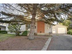 220 Braniff Place SW Calgary, AB T2W 1R8