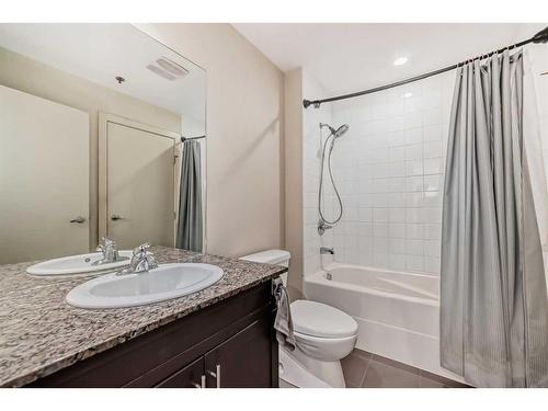 220-955 Mcpherson Road Ne, Calgary, AB - Indoor Photo Showing Bathroom