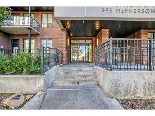 220-955 Mcpherson Road Ne, Calgary, AB - Outdoor With Balcony