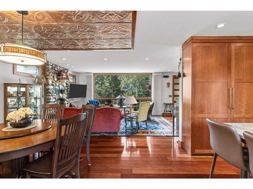 1005 9 Avenue, Canmore, AB - Indoor Photo Showing Dining Room