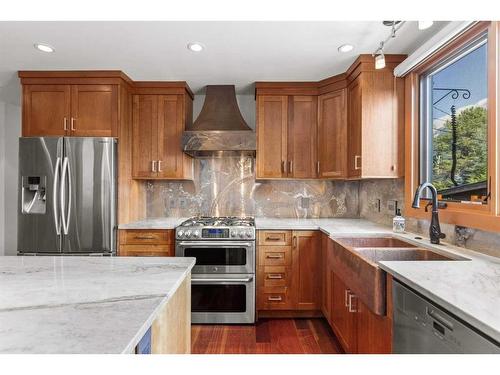 1005 9 Avenue, Canmore, AB - Indoor Photo Showing Kitchen With Double Sink With Upgraded Kitchen