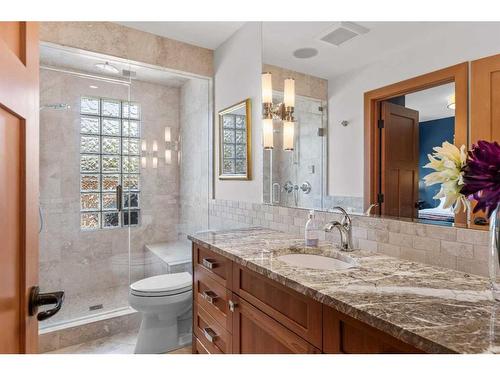 1005 9 Avenue, Canmore, AB - Indoor Photo Showing Bathroom