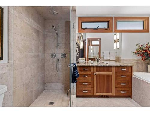 1005 9 Avenue, Canmore, AB - Indoor Photo Showing Bathroom