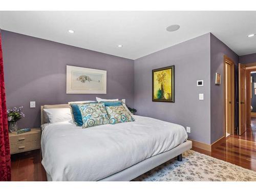 1005 9 Avenue, Canmore, AB - Indoor Photo Showing Bedroom