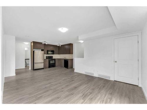 218-300 Marina Drive, Chestermere, AB - Indoor Photo Showing Kitchen