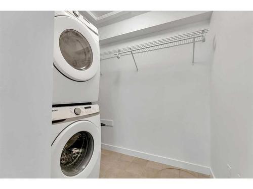 218-300 Marina Drive, Chestermere, AB - Indoor Photo Showing Laundry Room