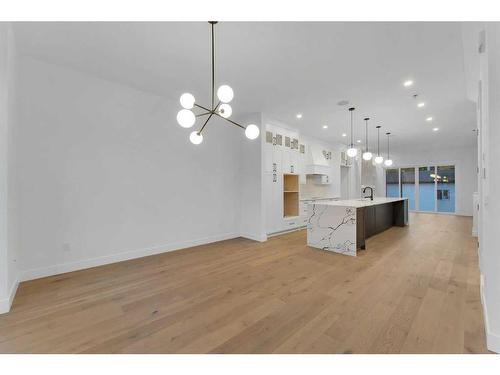 440 20 Avenue Nw, Calgary, AB - Indoor Photo Showing Kitchen With Upgraded Kitchen