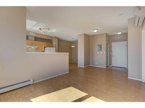 1408-1053 10 Street Sw, Calgary, AB - Indoor Photo Showing Kitchen