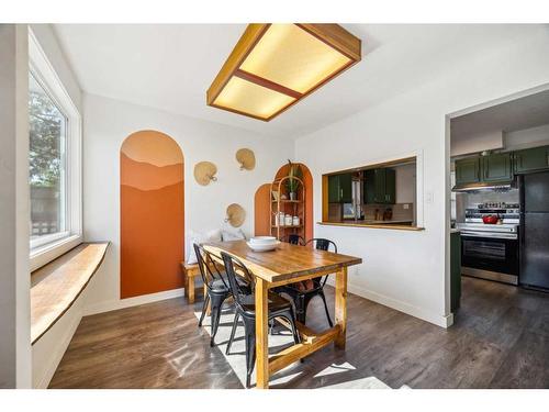 408 8A Street Ne, Calgary, AB - Indoor Photo Showing Dining Room