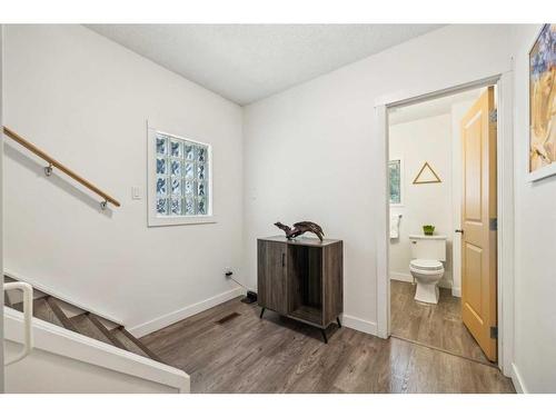 408 8A Street Ne, Calgary, AB - Indoor