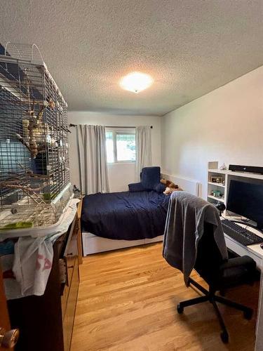 504 Murphy Place Ne, Calgary, AB - Indoor Photo Showing Bedroom