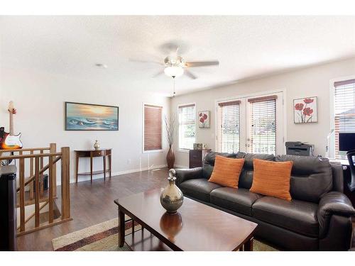 157 Sherwood Circle Nw, Calgary, AB - Indoor Photo Showing Living Room