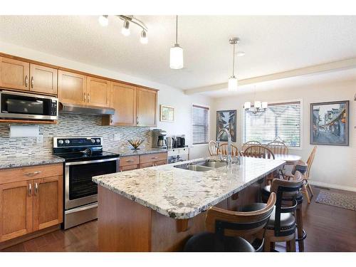 157 Sherwood Circle Nw, Calgary, AB - Indoor Photo Showing Kitchen With Double Sink