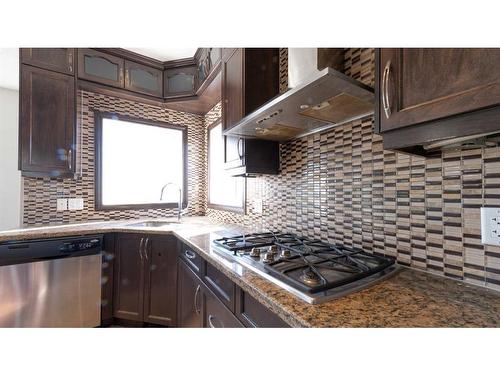 212 Sherwood Rise Nw, Calgary, AB - Indoor Photo Showing Kitchen