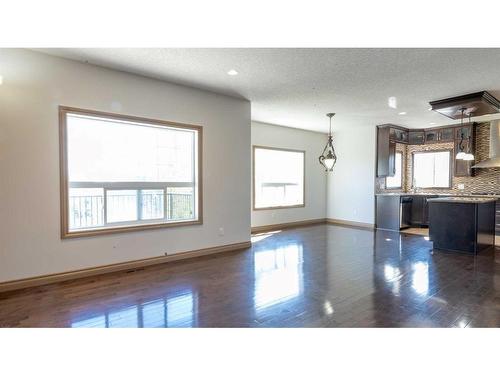 212 Sherwood Rise Nw, Calgary, AB - Indoor