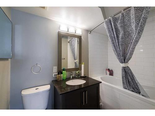 512-300 Meredith Road Ne, Calgary, AB - Indoor Photo Showing Bathroom