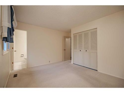 5524 Dalhart Hill Nw, Calgary, AB - Indoor Photo Showing Other Room