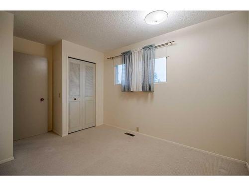 5524 Dalhart Hill Nw, Calgary, AB - Indoor Photo Showing Other Room