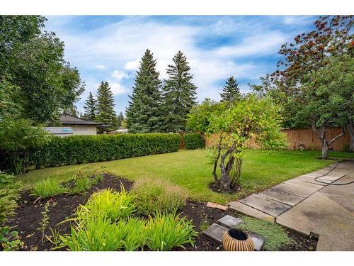 5524 Dalhart Hill Nw, Calgary, AB - Outdoor With Backyard